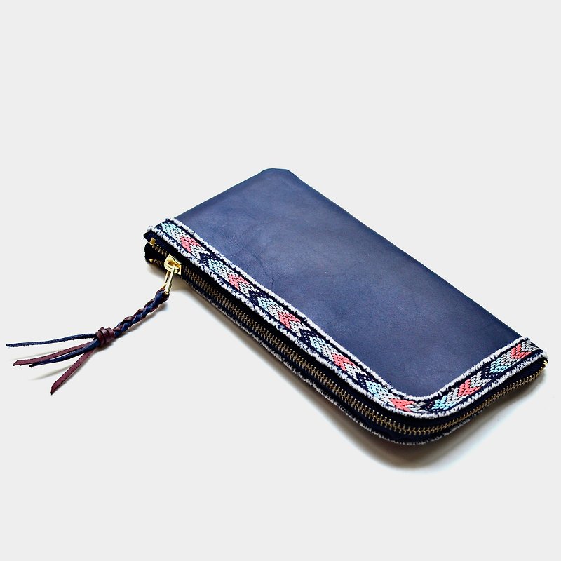 [Hippie tips] Italian vegetable tanned leather long clip blue leather wallet folk customs folk carved lettering when the gift - กระเป๋าสตางค์ - หนังแท้ สีน้ำเงิน