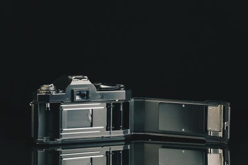Vixen VX-1 一眼レフフィルムカメラ 美品・希少モデル・ケース付 レア】Vixen ビクセン VX-1 一眼レフフィルムカメラ - メルカリ
