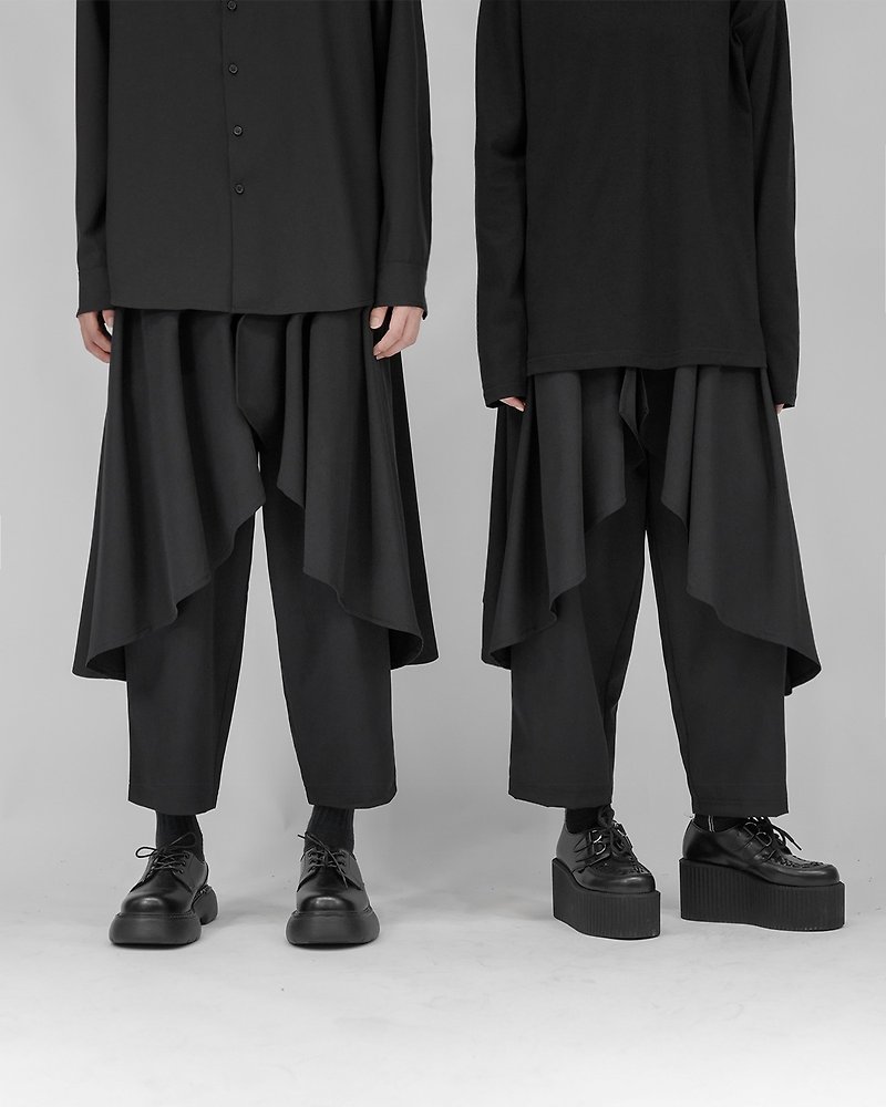 MUKK DESIGN Symmetrical wave panel culottes - กางเกงขายาว - เส้นใยสังเคราะห์ สีดำ