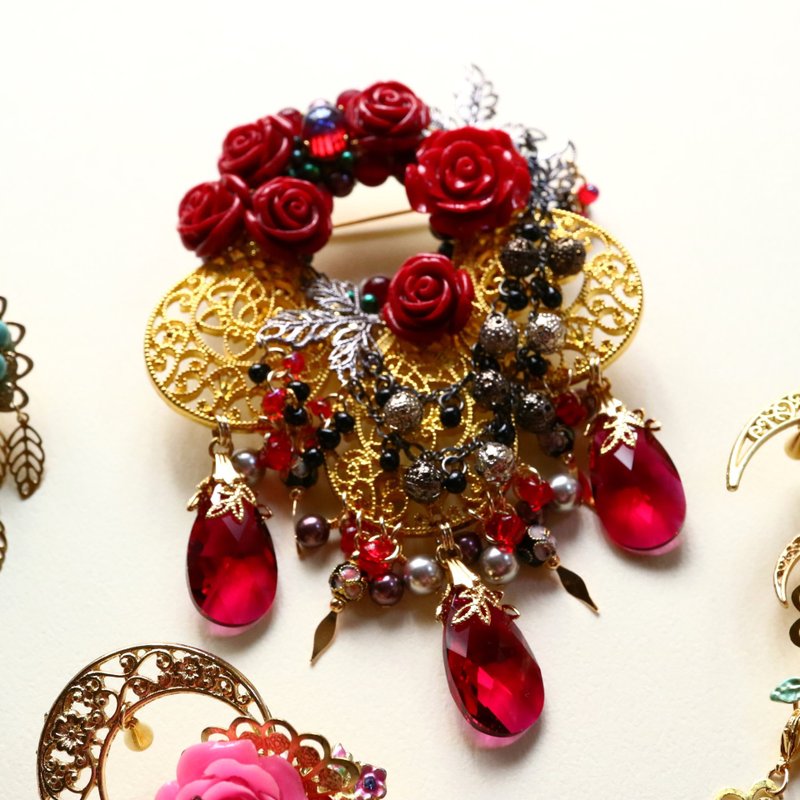 Wu Zetian Brooch Red Red Dragon's Breath Rose Rose Austrian Crystal Wu Zetian - เข็มกลัด - แก้ว สีแดง