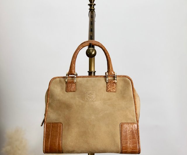LOEWE　スエード ハンドバッグ LOEWE（スエード ・ ハンドバッグ）のフリマアイテム一覧