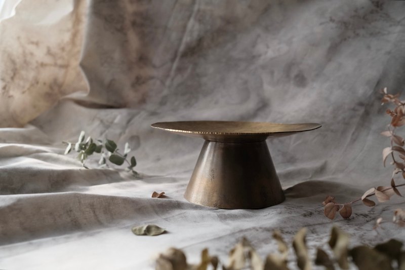 Bronze Serving Table/Medium - ของวางตกแต่ง - ทองแดงทองเหลือง สีเหลือง