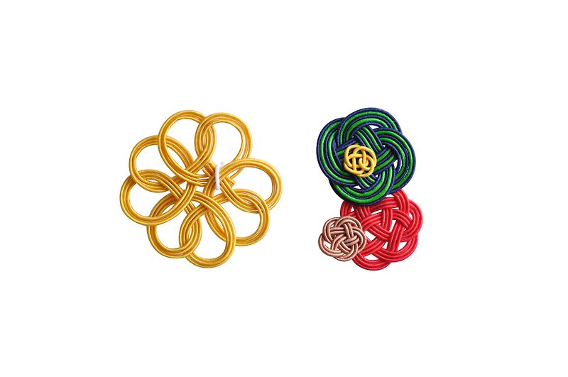 Mizuhiki Pierced earrings ーclover and flowerー Yellow×Navy - Earrings & Clip-ons - Other Materials Yellow