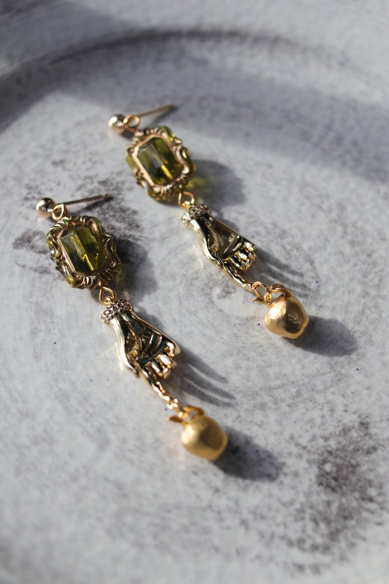 Vintage Style Earrings Wisdom Facts - ต่างหู - เรซิน สีเขียว