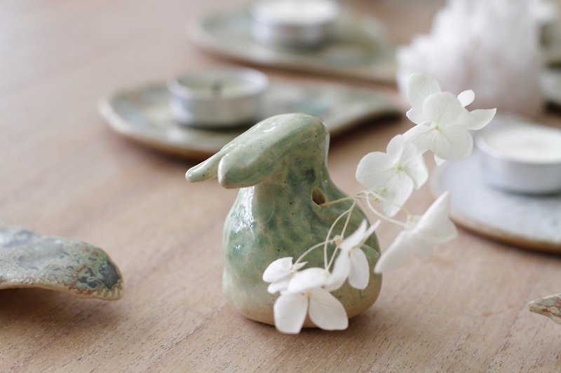 Hand pinched fresh green rabbit ceramic incense sticks holder / incense sticks insert - เทียน/เชิงเทียน - ดินเผา สีเขียว
