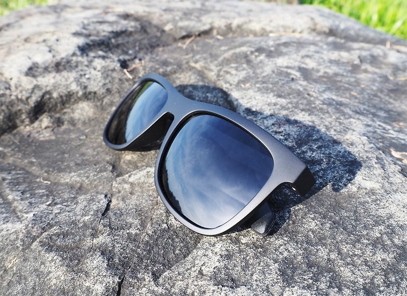 Sunglasses Polarized 2is BethD│Rectangular Frame│UV400 - แว่นกันแดด - โลหะ สีดำ