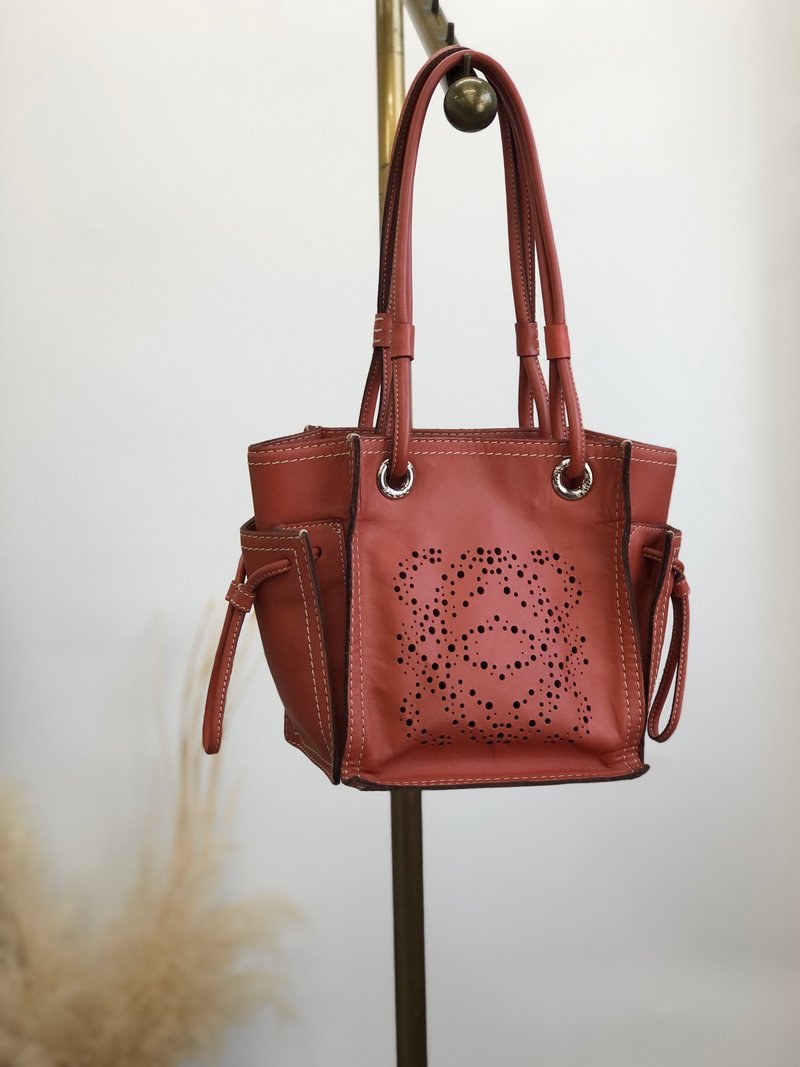 [Direct from Japan, branded used bag] LOEWE handbag, red Brown anagram, leather, vintage, old jcggg5 - กระเป๋าถือ - หนังแท้ สีนำ้ตาล