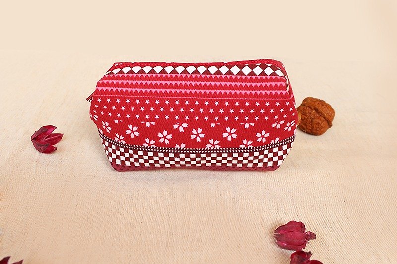 Two-button red geometric Sakura Cosmetic (large) / storage bag Universal bag pencil case - กระเป๋าเครื่องสำอาง - ผ้าฝ้าย/ผ้าลินิน สีแดง