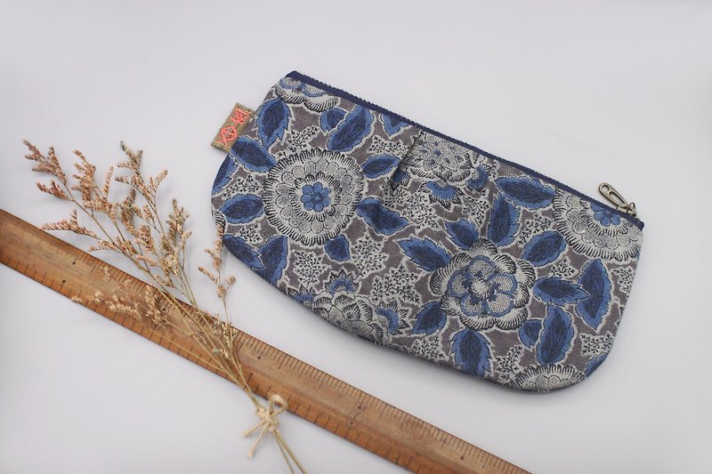 Ping An Universal Bag-Grey and Blue Flowers, Pencil Case, Storage Bag, Glasses Bag - Toiletry Bags & Pouches - Cotton & Hemp Blue
