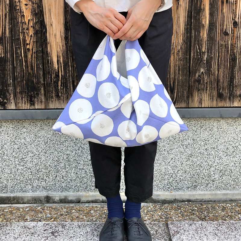 Handbag bag Azuma bag Round flower lover Smoky lavender × White M / harunohi - กระเป๋าถือ - ผ้าฝ้าย/ผ้าลินิน สีน้ำเงิน