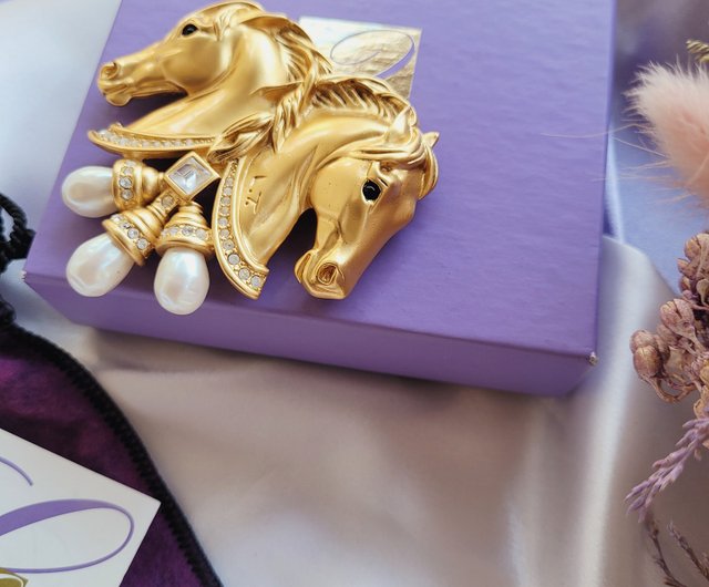 Elizabeth Taylor for Avon ホース　ブローチ　ストーン American Western antique jewelry / 1994 Elizabeth Taylor