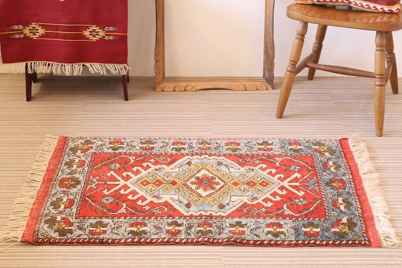 Handmade 100% wool carpet rug tradinional design 98 × 65cm - พรมปูพื้น - วัสดุอื่นๆ สีแดง