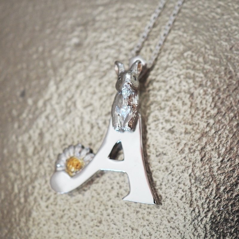 Daisy and Rabbit Initial Pendant A - สร้อยคอ - เงินแท้ สีเงิน