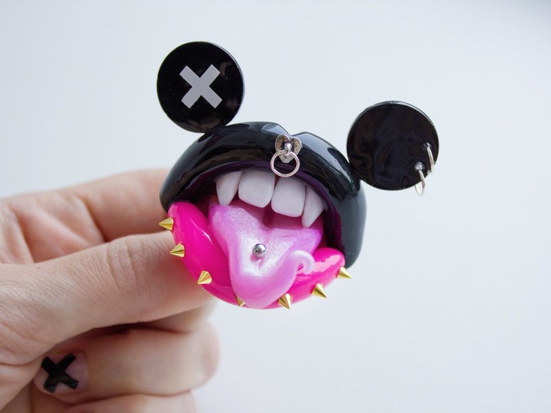 Disney Mickey Mouse Brooch・Punk Rock Style - เข็มกลัด - วัสดุอื่นๆ หลากหลายสี