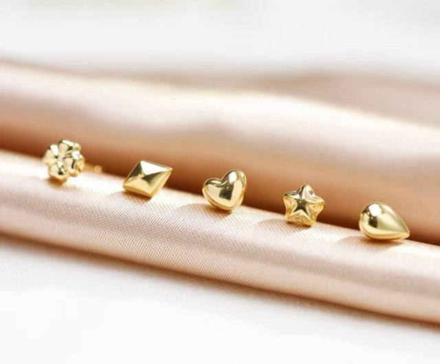 10金 ゴールド 四つ葉のクローバー イヤリング キュービック