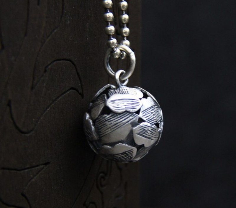 Real S 990 Fine Silver Women Vintage Ball Pendants Ethnic Handmade Leaves - 長項鍊 - 純銀 銀色