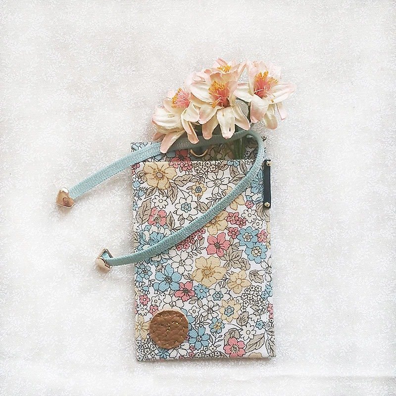 Exclusive Custom Hand-sewing embroidery letters card kits travel card printing flowers customized gifts [HOPOTOTO] - ที่ใส่บัตรคล้องคอ - ผ้าฝ้าย/ผ้าลินิน สีน้ำเงิน
