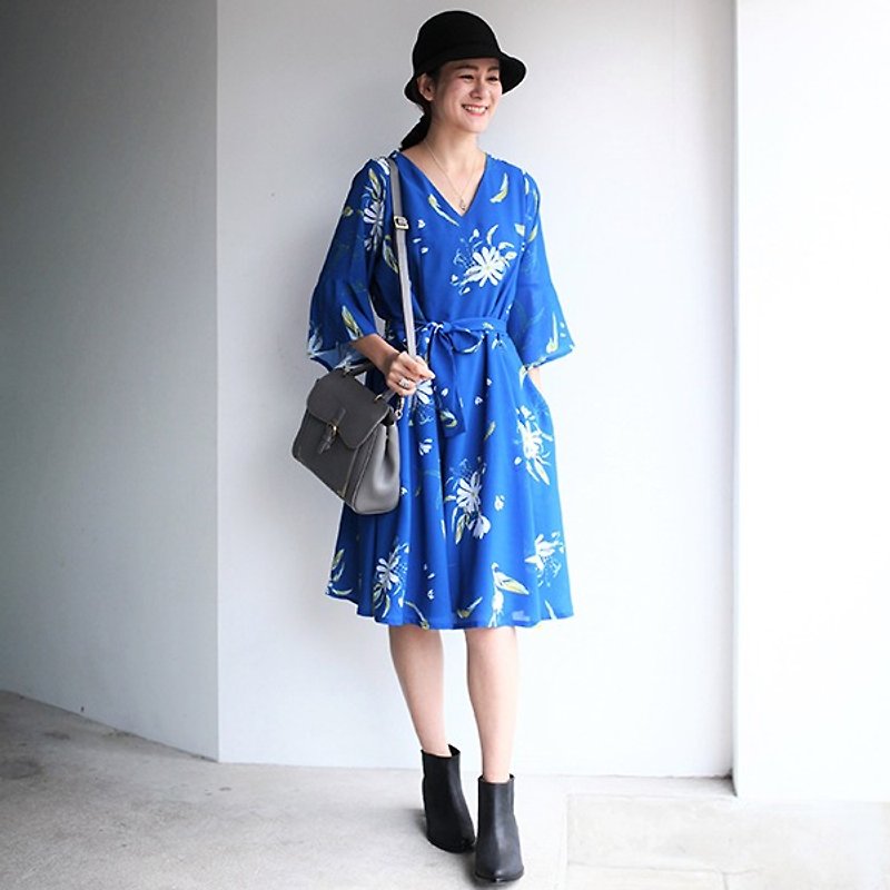 GT Print 秋季花束傘袖綁帶洋裝 藍色 - 連身裙 - 聚酯纖維 藍色