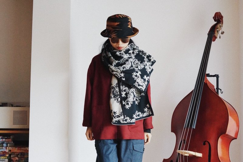 義大利進口 雙面按扣款圍巾披肩 黑白數碼龍粗紡純棉 包邊 - 圍巾/披肩 - 羊毛 黑色