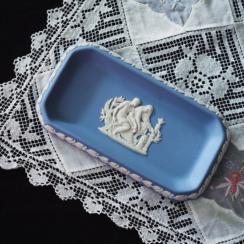 英國古董 Wedgwood 藍色 浮雕 長方形碟 - 擺飾/家飾品 - 陶 藍色