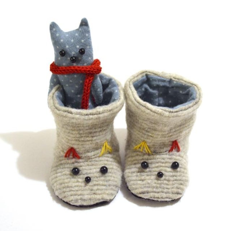 Handmade Baby booties of the cat  (GIFTBOX) - Kids' Shoes - Cotton & Hemp Green
