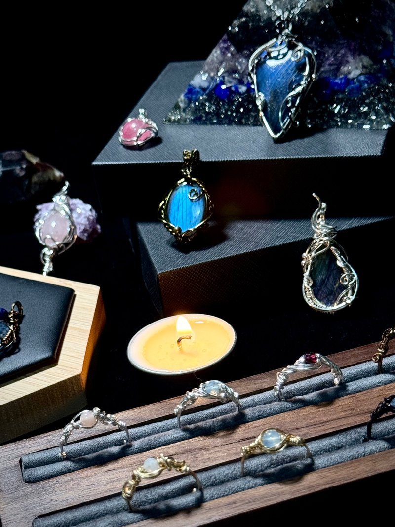 【金屬編織 飾品盲盒】歡慶IG 𝟐𝟎𝟎𝟎追蹤限定企劃 - 項鍊 - 水晶 多色