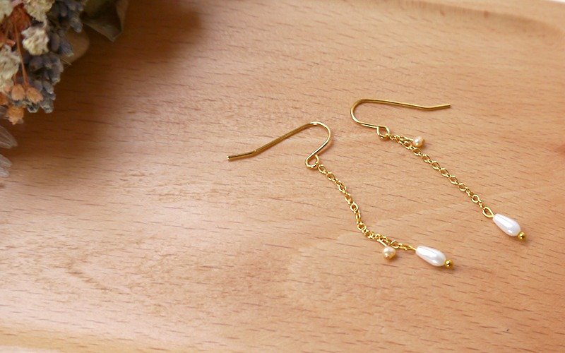 SL267 Light you up Mini asymmetrical pearl earrings (can be changed folder) - ต่างหู - โลหะ 
