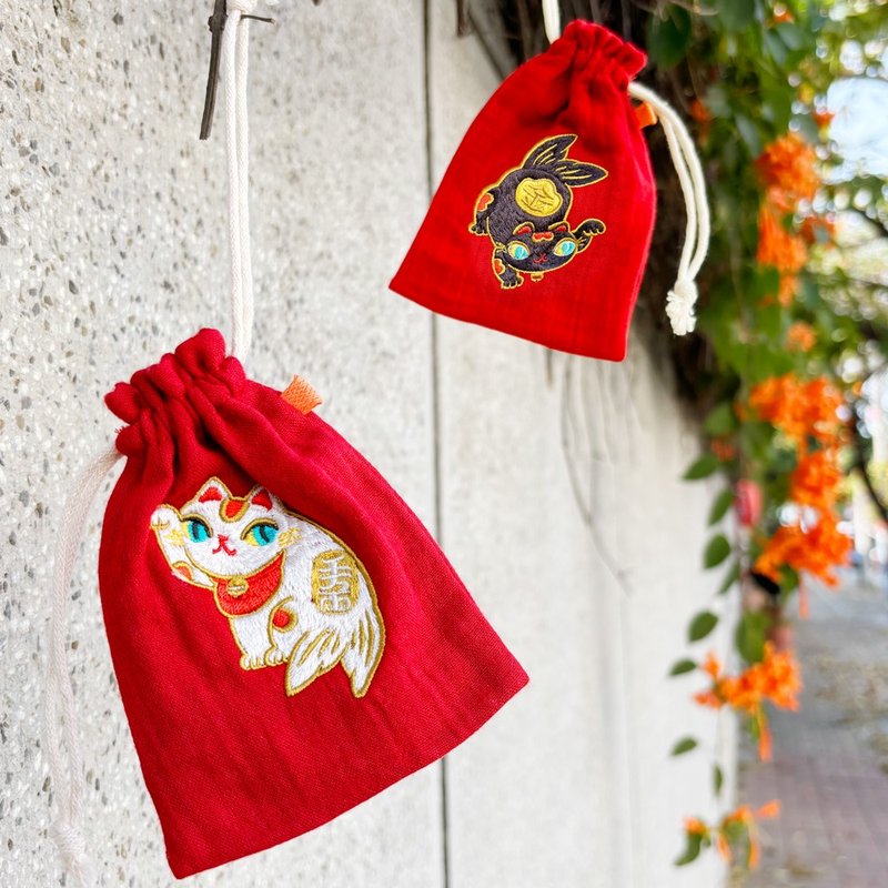 lucky fishcat string bag - red 2 type - กระเป๋าเครื่องสำอาง - ผ้าฝ้าย/ผ้าลินิน สีแดง