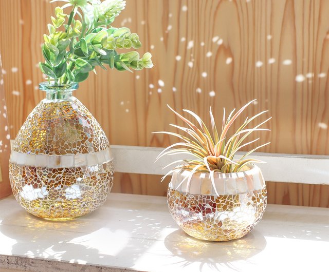 伝統的なデザインの花瓶 四月の花器（S）