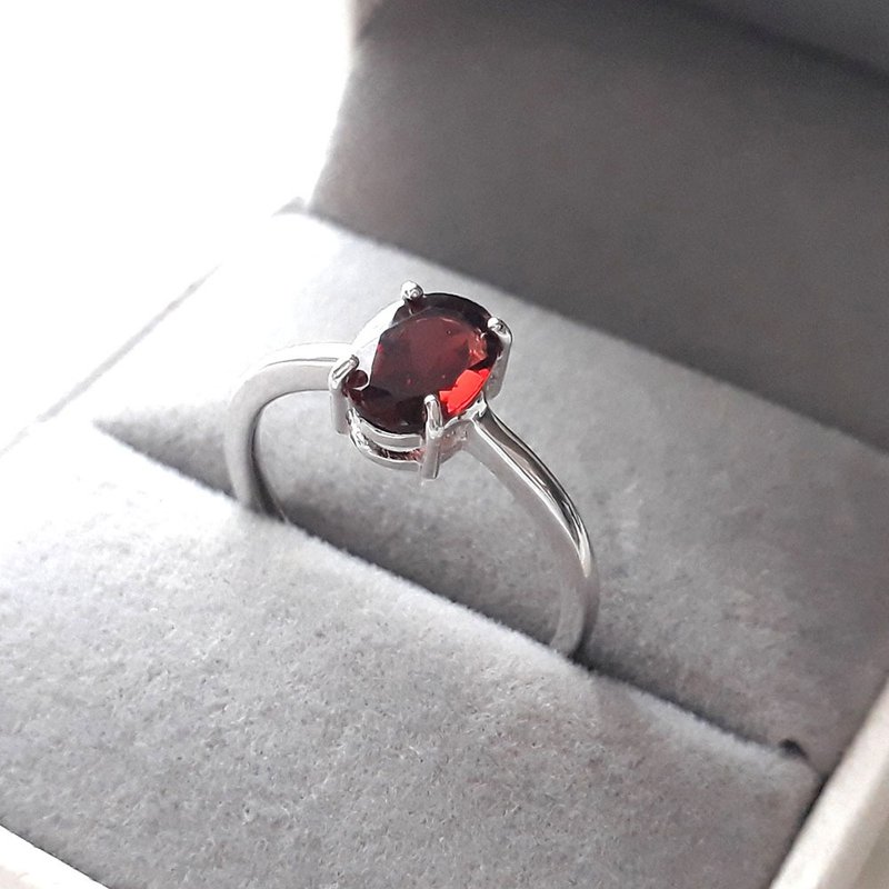 925 Silver White Gold Mozambique VVS Garnet Garnet Oval Faceted Prong Setting Ring 6*8mm - General Rings - Sterling Silver 