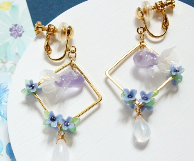 UVレジン】金魚レジン イヤリング クリップ変更可能 - ショップ Zodiac