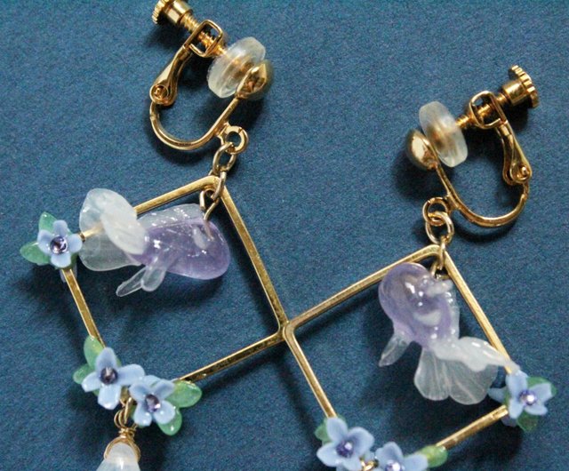レジン　カボション　ピアス　ハンドメイド　イヤリング変更可 レジン カボション ピアス ハンドメイド イヤリング変更可