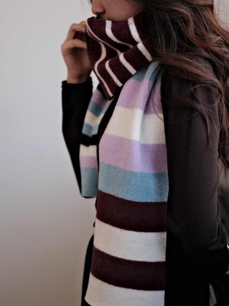 Robert Mackie Scotland imported warm and comfortable pure wool striped purple knitted scarf - ผ้าพันคอถัก - ขนแกะ 