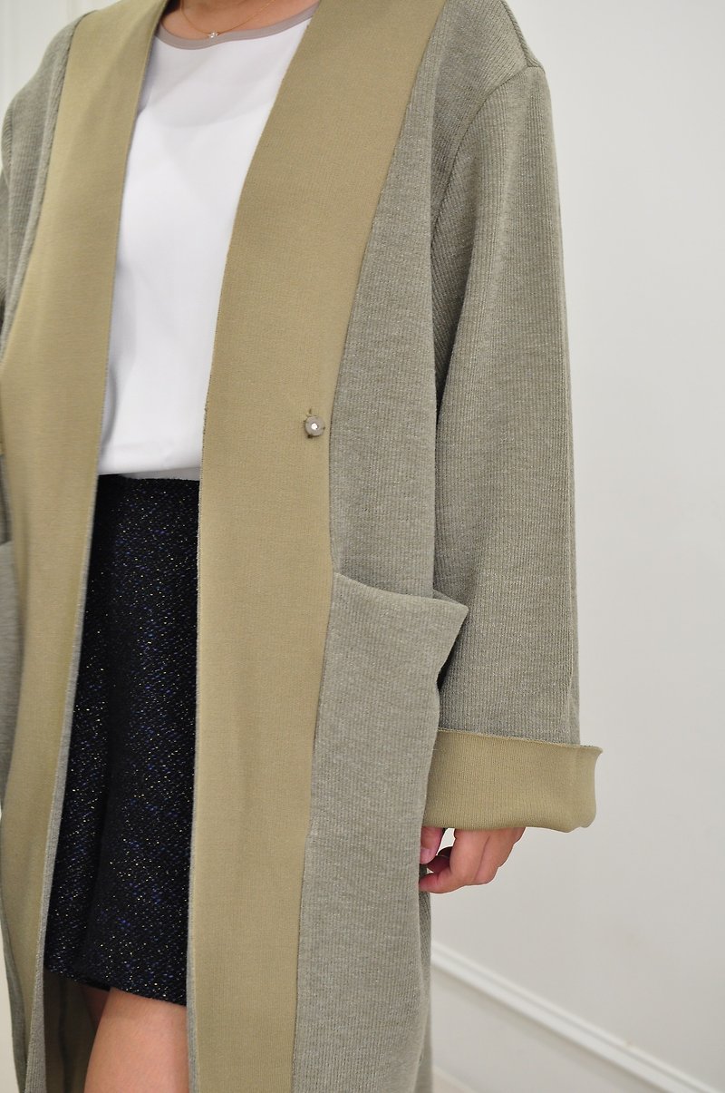 Flat 135 X Taiwanese designers fall prerequisite Long knit jacket with a thin coat of good grass green two-color gradient - Women's Casual & Functional Jackets - Cotton & Hemp Khaki