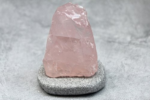 ピンク結晶鉱石 しざい-ピンクの結晶鉱石-ベース付き - ショップ shizai 置物
