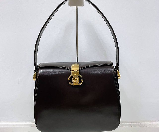 Old Gucci Calfskin GG Turn Lock Box Shoulder Bag - Shop cnjpvintage Handbags  & Totes - Pinkoi