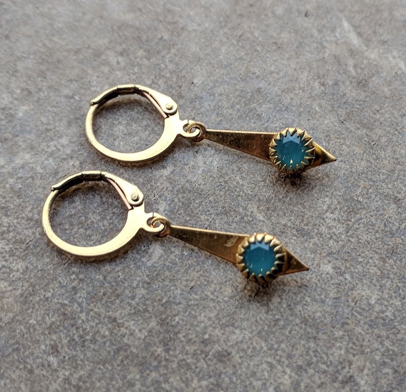 Vintage Glass Raw Brass Earrings - ต่างหู - แก้ว สีน้ำเงิน