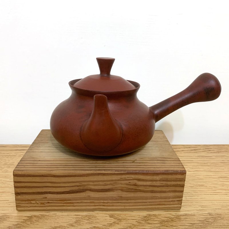 台灣【朱泥】手拉坯薄胎KyuuSu橫手急須壺11 - 茶壺/茶杯/茶具 - 陶 紅色