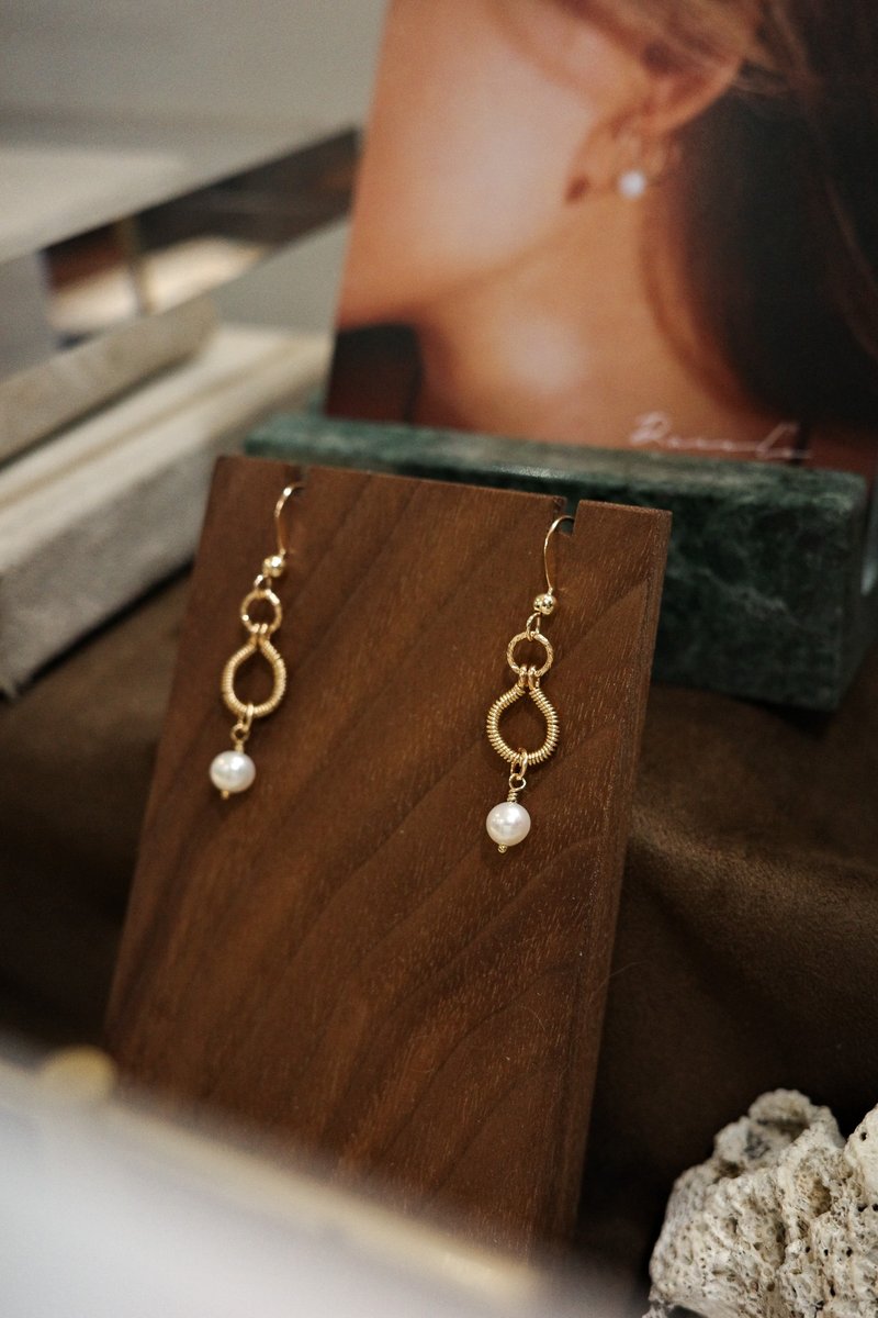 幾何搖擺 珍珠耳環 耳夾14Kgf - 耳環/耳夾/耳骨夾 - 珍珠 白色