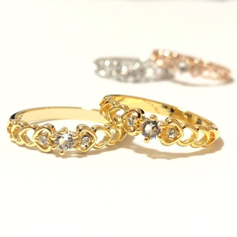 Heart Feminine Ring. (Can be used as pinky ring) - แหวนทั่วไป - โลหะ สีทอง