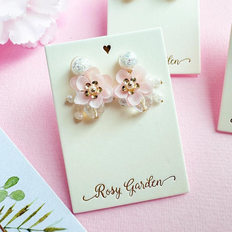 Rosy Garden 雪紡重瓣櫻花水晶球耳環 花簇款 僅限耳針 - 耳環/耳夾 - 玻璃 粉紅色