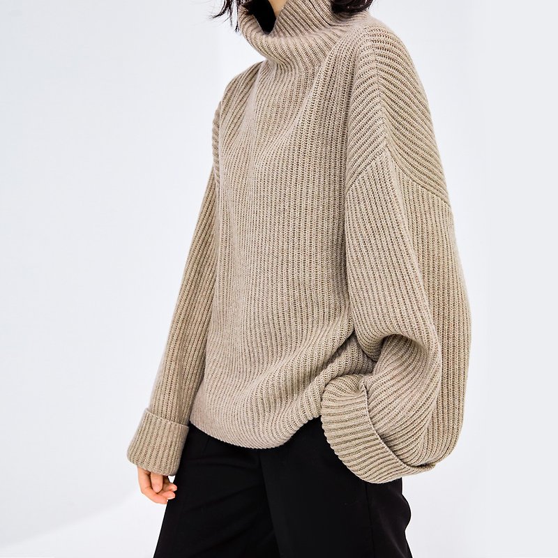 [End of the year surprise] Hagoo GAOGUO original design wool high collar silhouette sleeve bottom open knit sweater - Women's Sweaters - Wool Khaki
