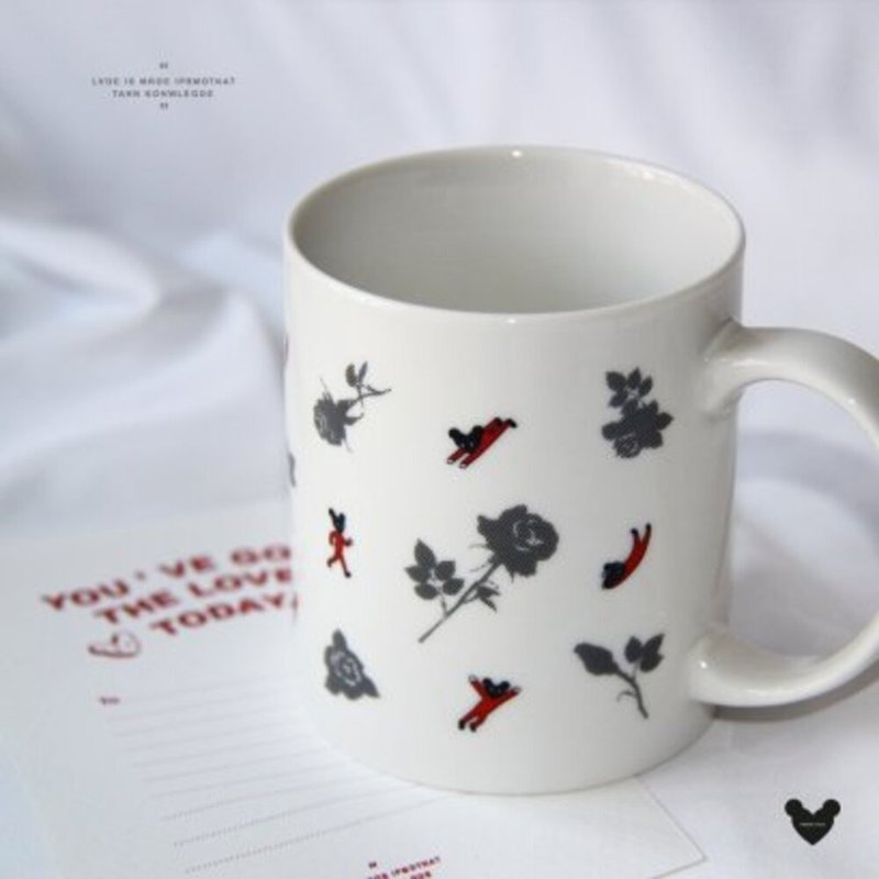 FLYING IN ROSES GARDEN Coffee Mugs - แก้วมัค/แก้วกาแฟ - วัสดุอื่นๆ 