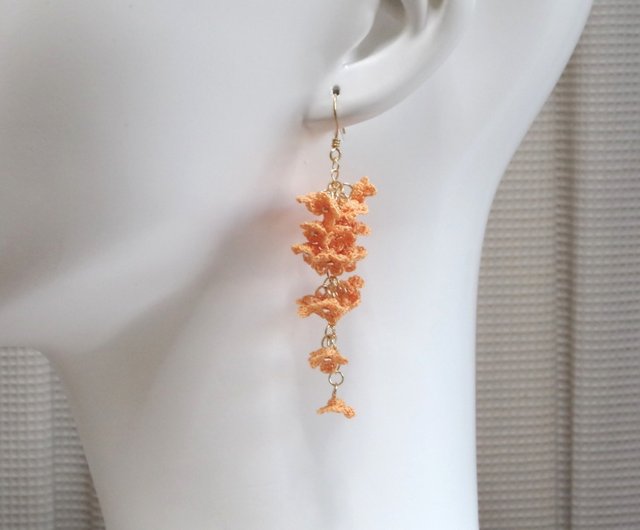 かぎ編み　金木犀ピアス 受注製作】かぎ針編みの金木犀の枝垂れピアス | アトリエ梔子荘