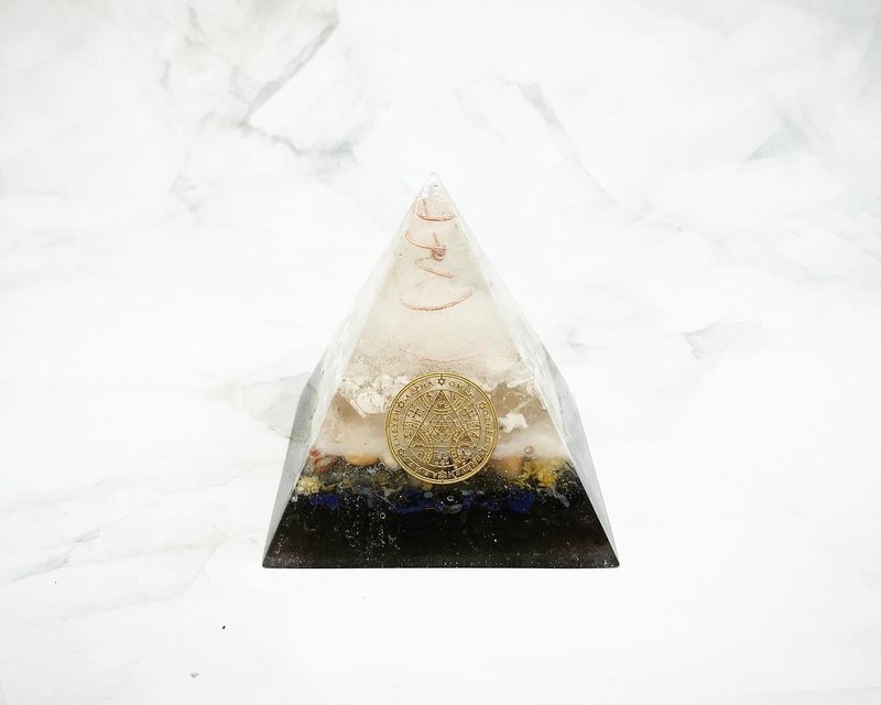 客製式奧鋼能量塔_圖為個案作品 - 擺飾/家飾品 - 水晶 
