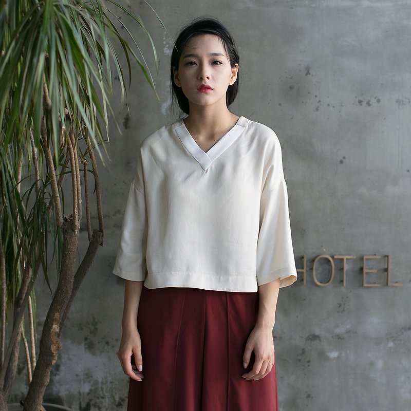 陳庭妮オリジナルデザインのカーテンは、女性の文学リネン緩い半袖VネックTシャツシャツ新しい日に落ちます - Tシャツ - コットン・麻 ホワイト