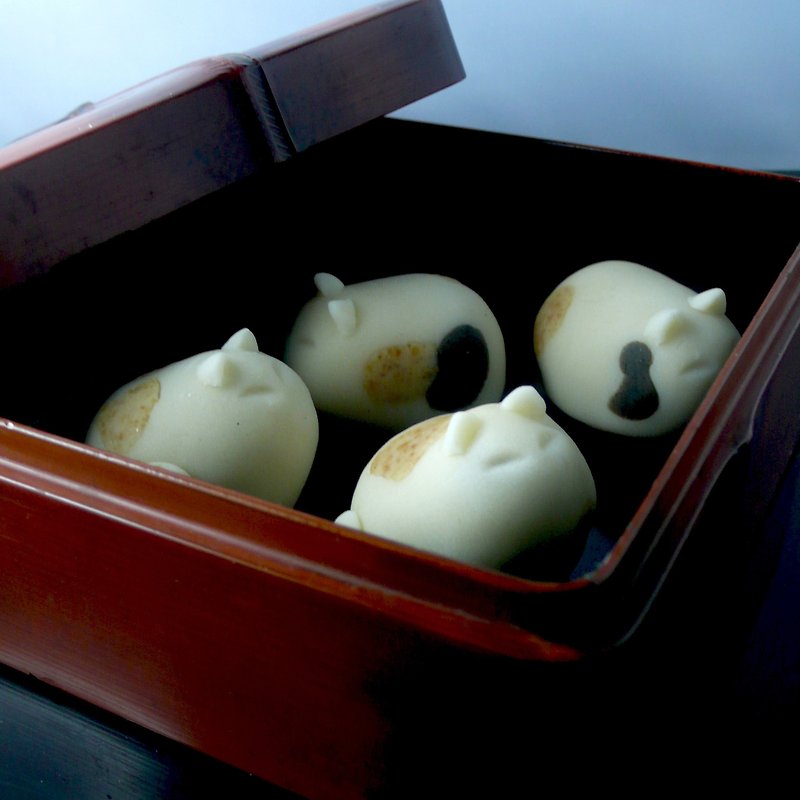 Ball fat fruit cat gift box | Kokura red beans raw fruit | four into 420 yuan - เค้กและของหวาน - วัสดุอื่นๆ ขาว