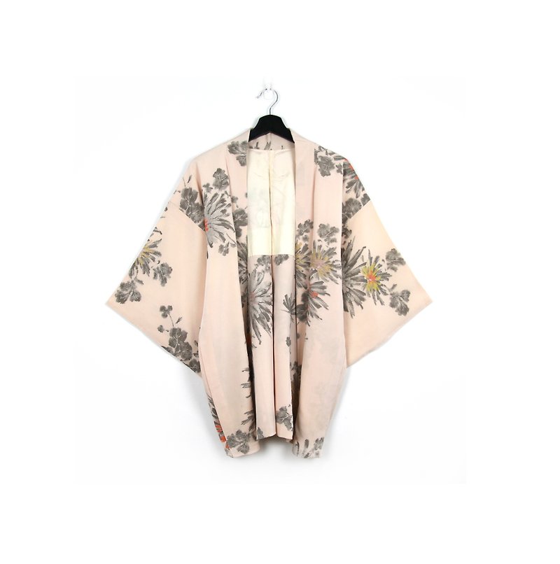 Back to Green-Japan with back feather woven enamel pink glitter embroidery / vintage kimono - เสื้อแจ็คเก็ต - ผ้าไหม 