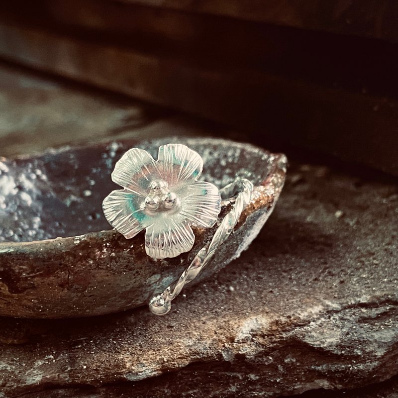 純銀 五瓣花 金櫻子花朵戒指 S150 - 戒指 - 純銀 銀色