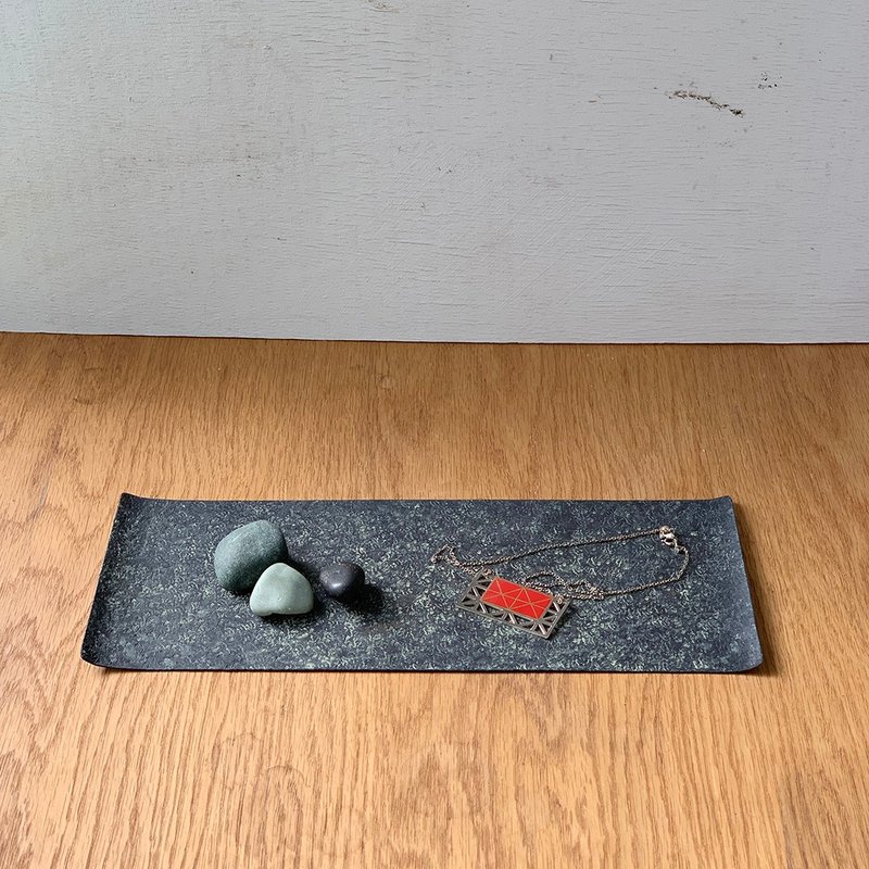 鎚目模様の角小盆　　緑青 - 花瓶/花器 - 其他金屬 綠色